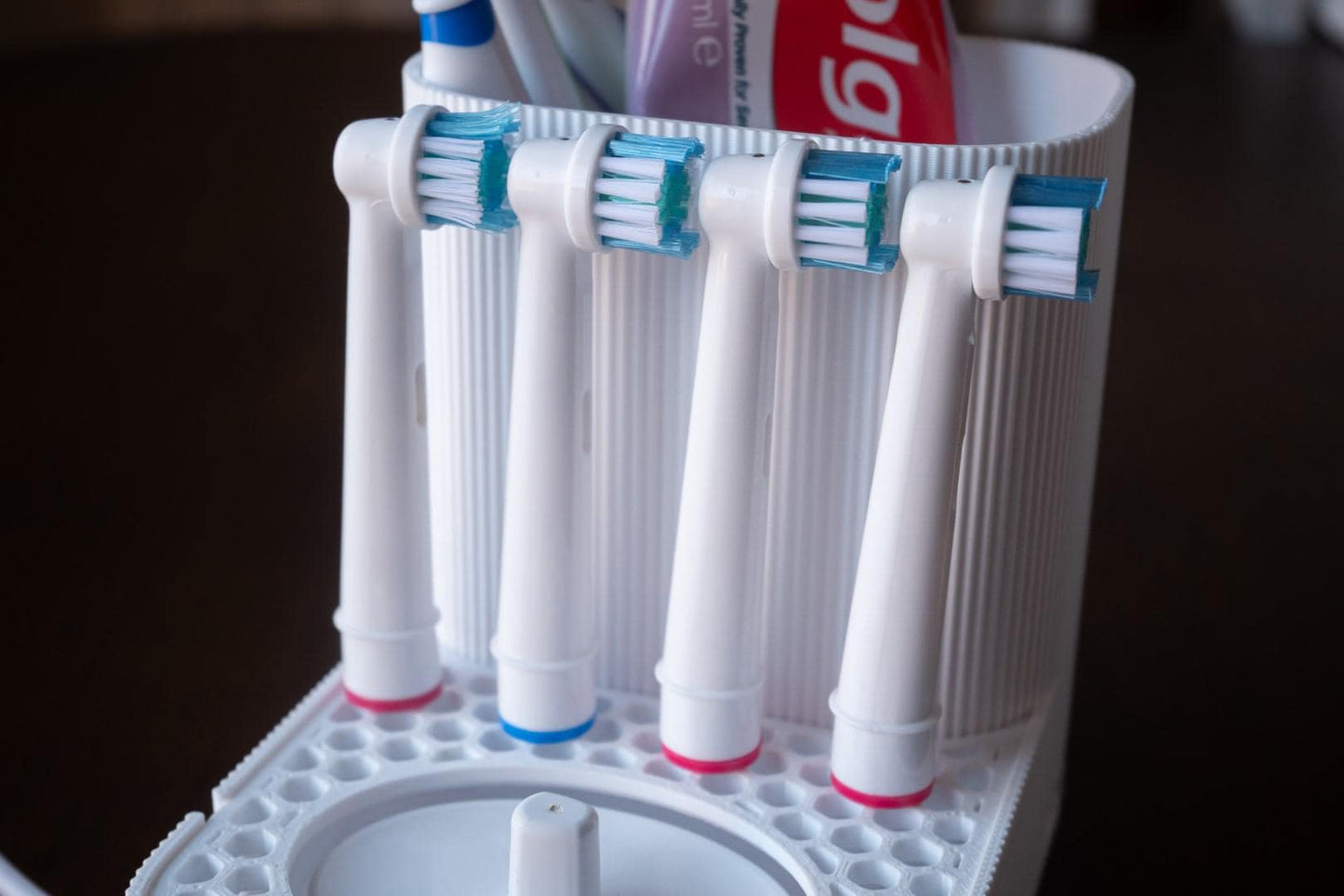 Ribbed Oral-B Toothbrush Charger Holder & Organiser - Holds charger and 4 brush-heads | Bathroom Organizer