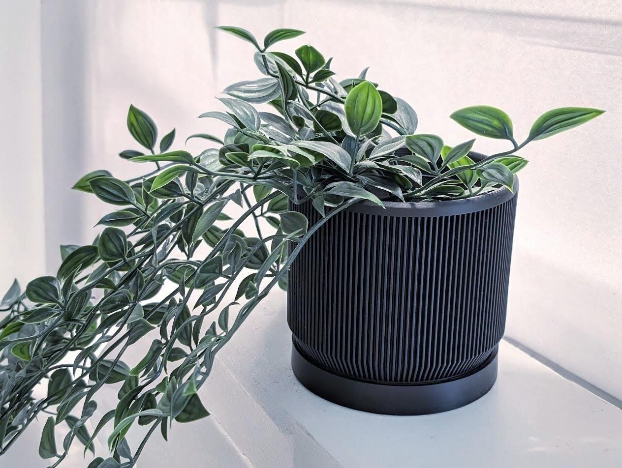 Mid Century Modern Ribbed Planter with Drip Tray - 11cm Diameter